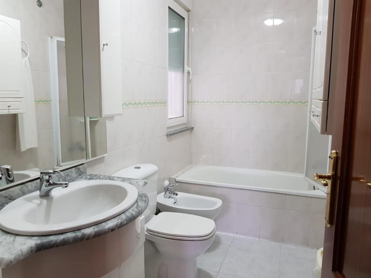 Hostal Ponte Dos Santos Ribadeo Exterior foto